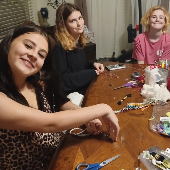 Meet your Posher, Danielle - Picture 2 of 4